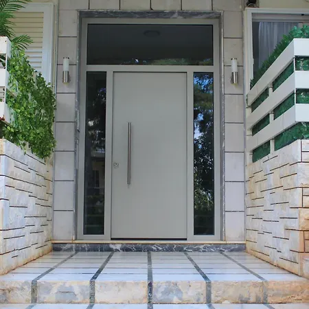 Luxury Varkiza